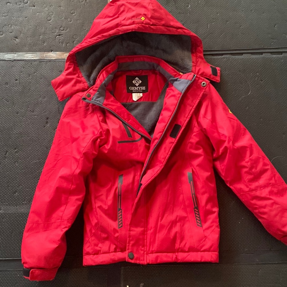 GEMYSE Boys Waterproof Ski Snow Jacket Hooded fleece windproof